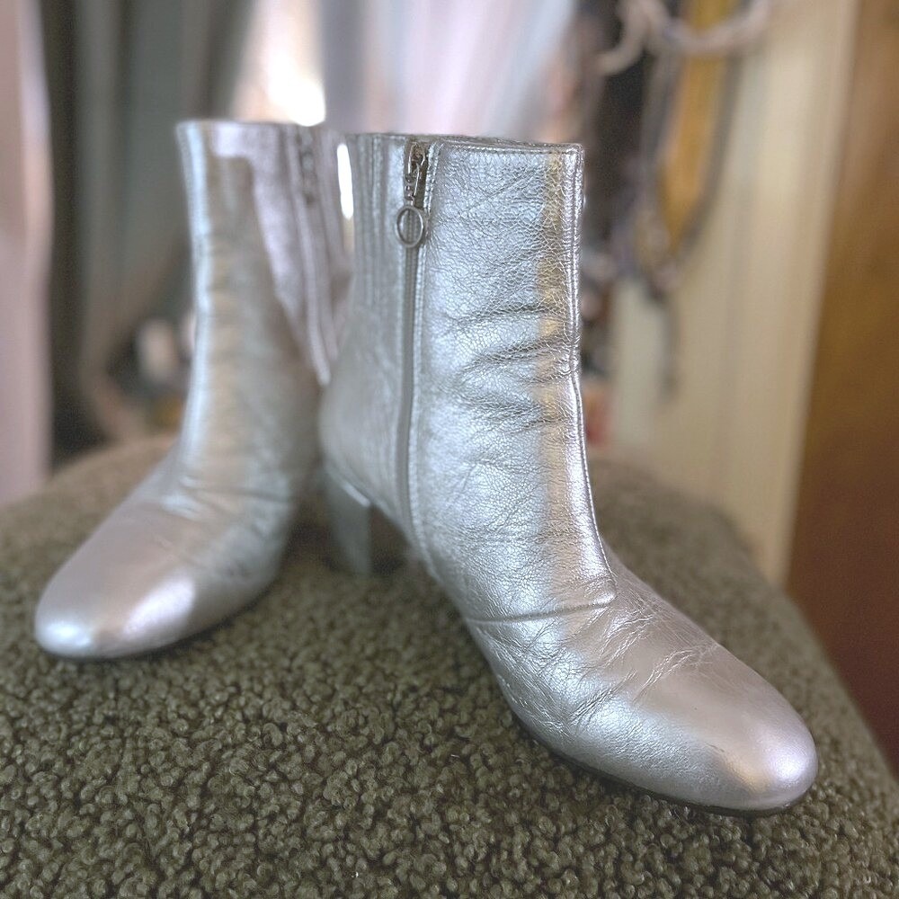 EARTH Silver boot metallic retro 60s jetsons space rock star costume shoes 8 EUC